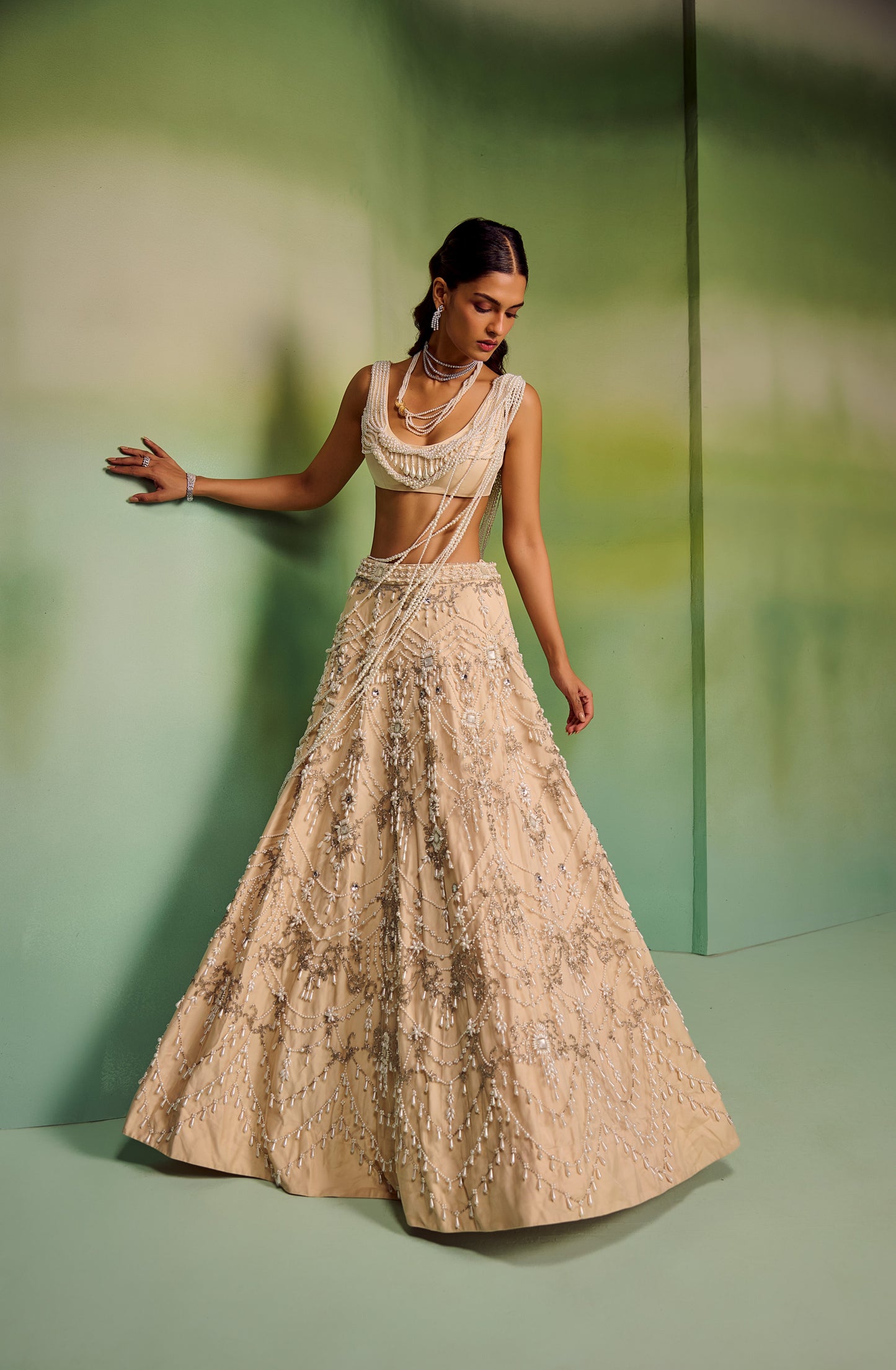 Heavy queen of perl lehenga