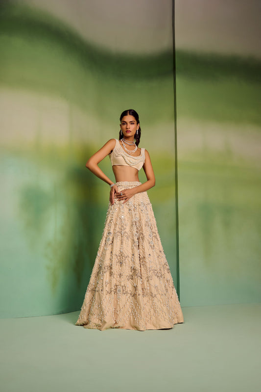 Heavy queen of perl lehenga
